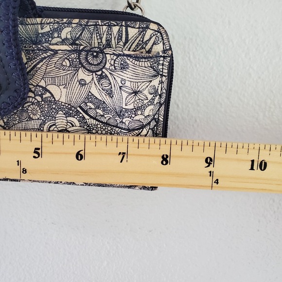 Sakroots Crossbody Bag Womens Floral Print Wallet Purse Convertible Zip Organize - Picture 6 of 8